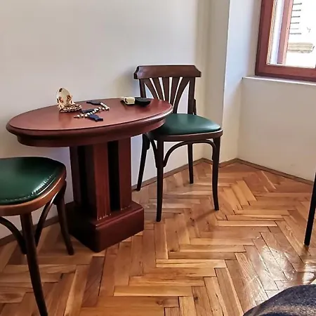 L&g Πανσιόν